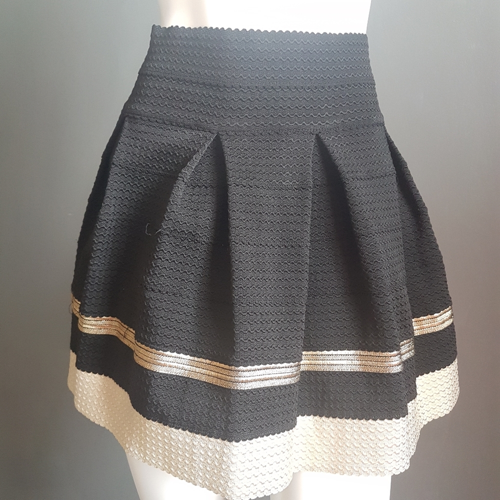 Full Mini Skirt - Picture 5 of 7